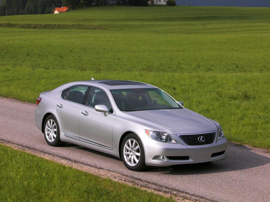  Lexus LS460 2006 года  (фото 3 из 200)